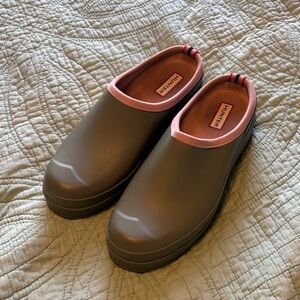 Hunter Sea Foam Green and Pink Slip-On Rubber Clogs